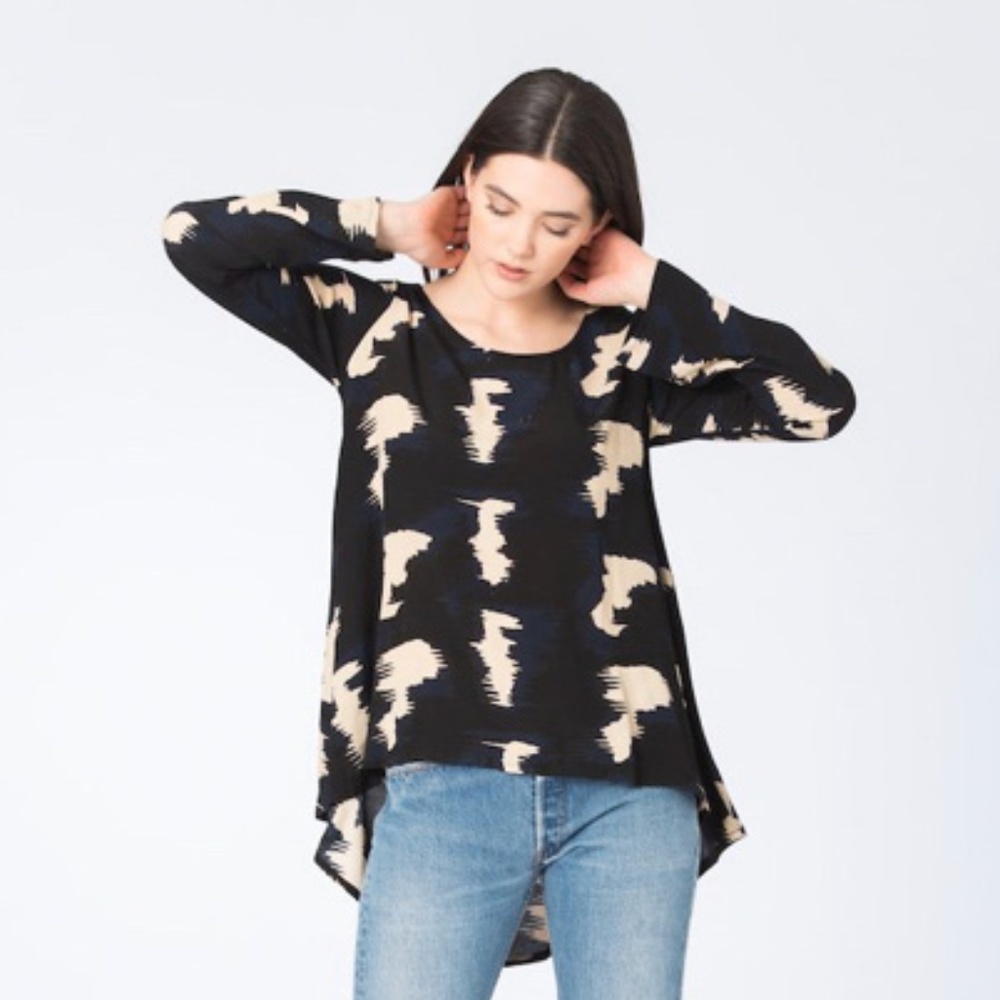 WRAY Black & Creme abstract button tunic top